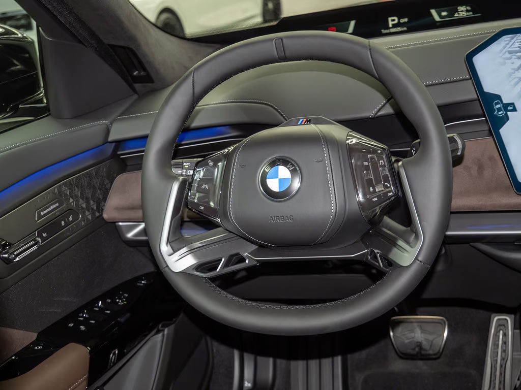 BMW i7