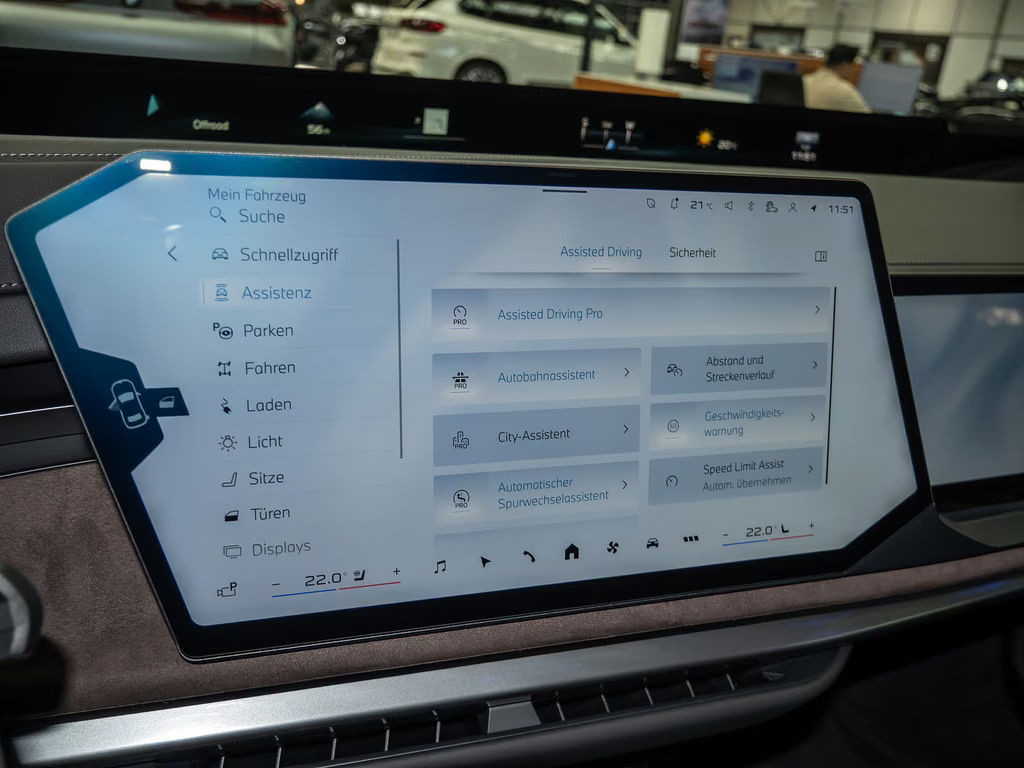 BMW i7