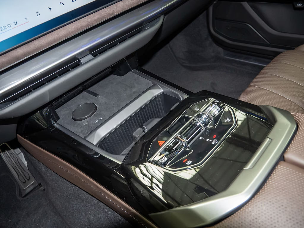 BMW i7