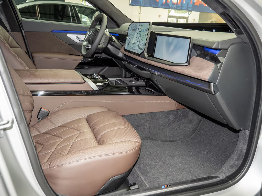 BMW i7