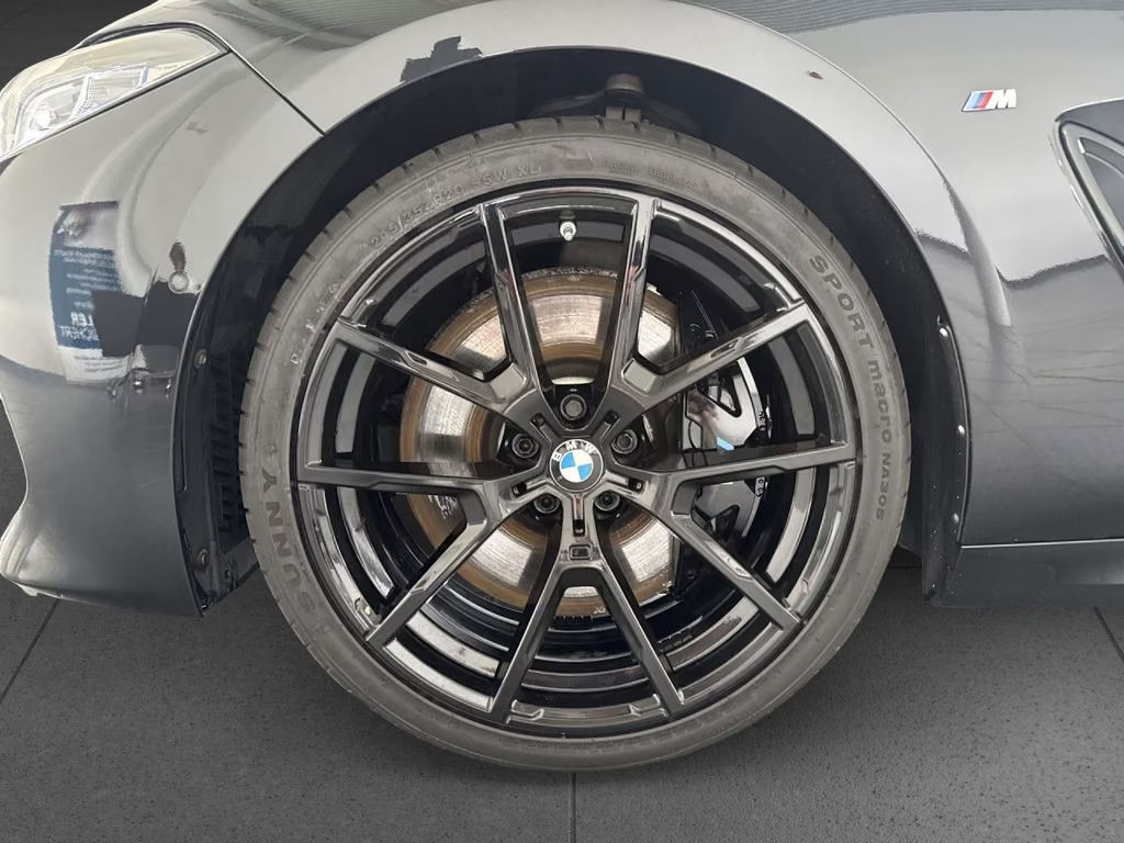 BMW M850