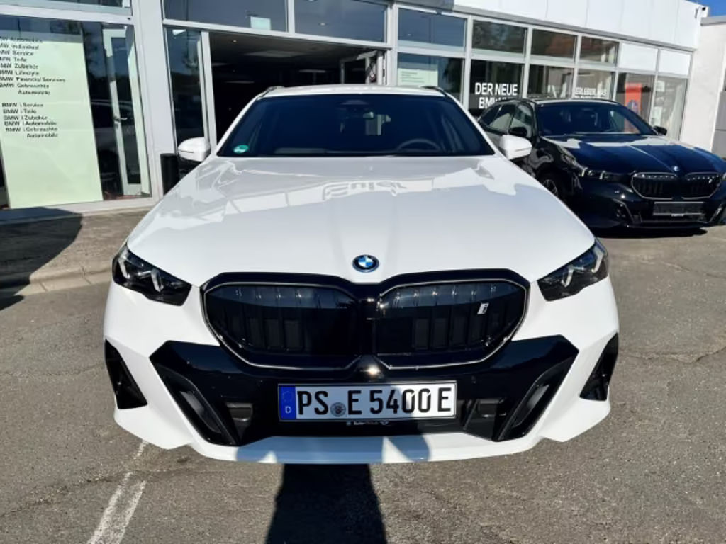 BMW i5