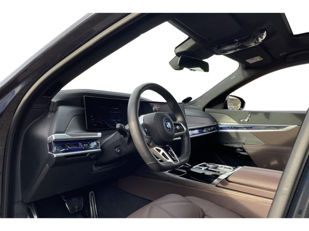 BMW i7
