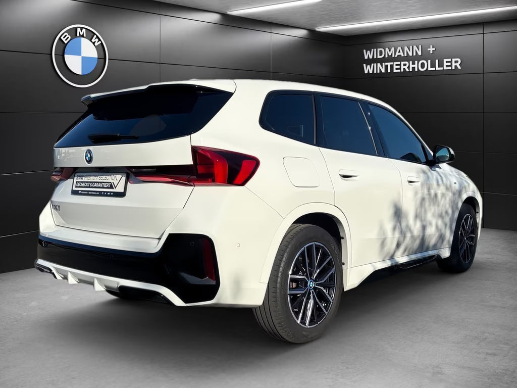 BMW iX1