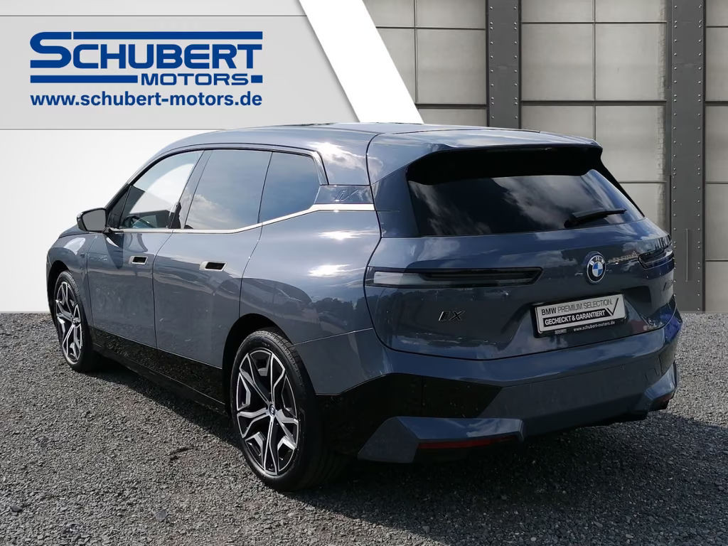 BMW iX
