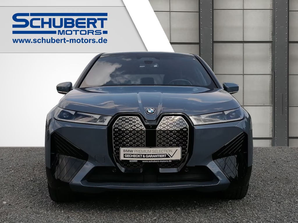 BMW iX