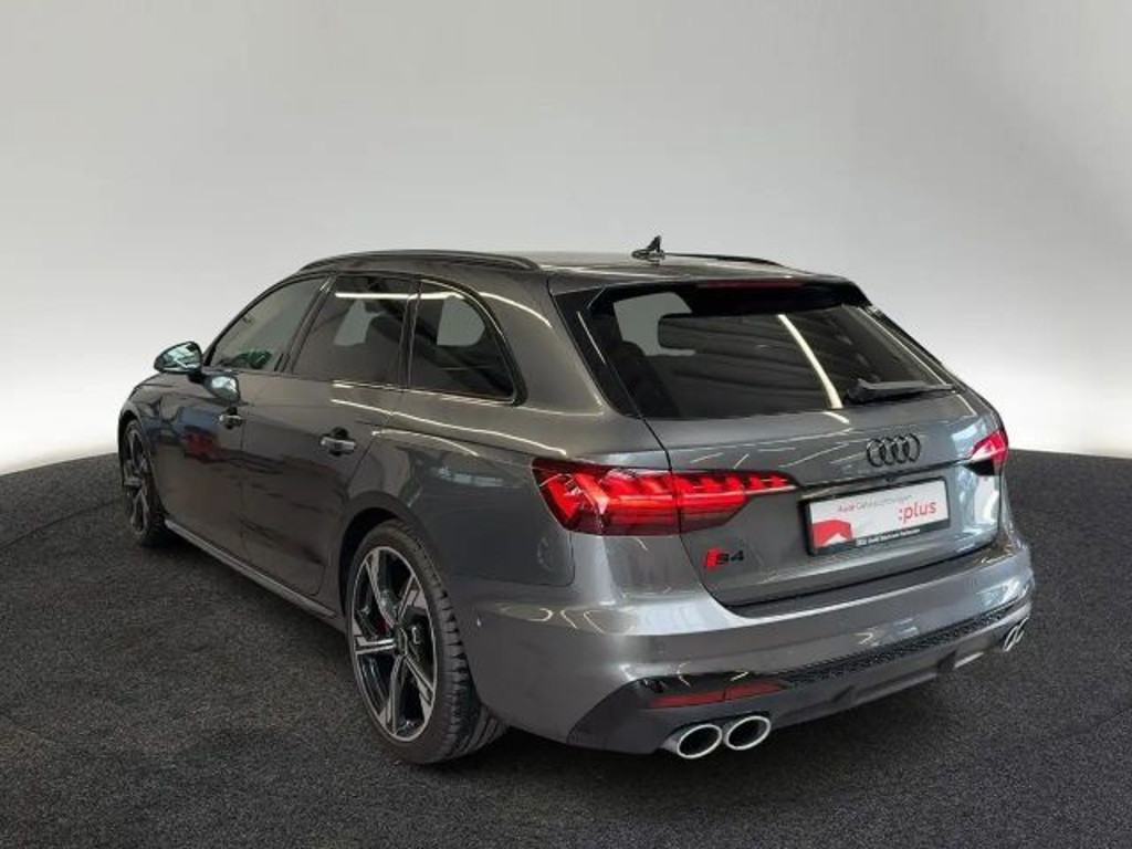 Audi S4