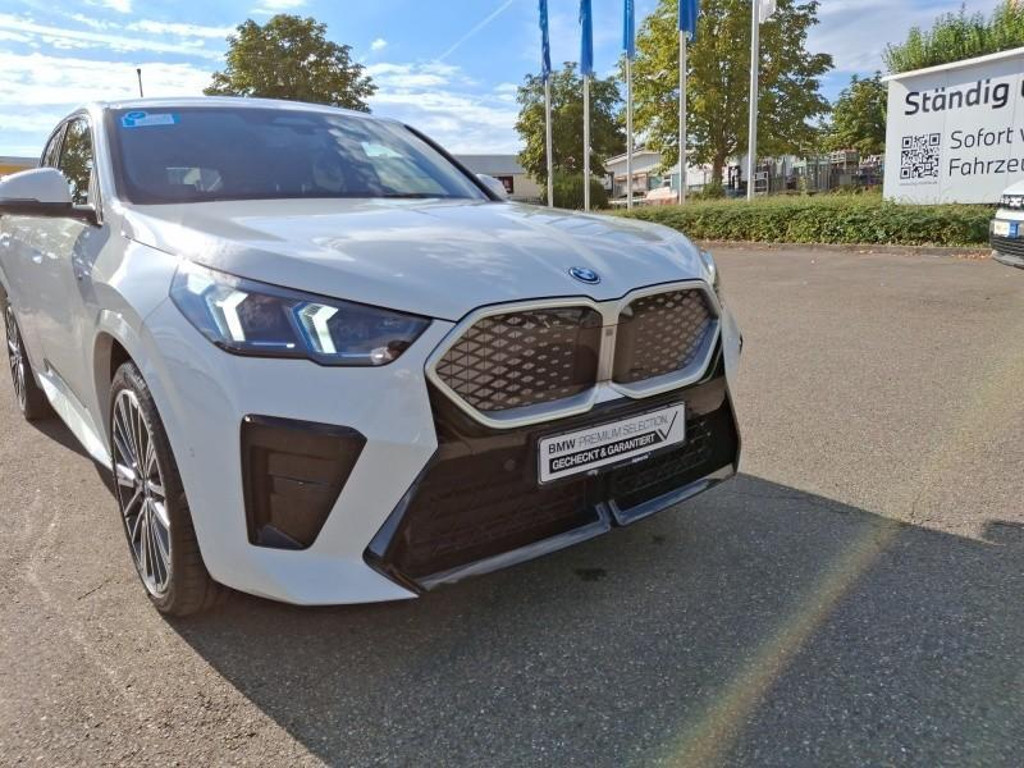 BMW iX2