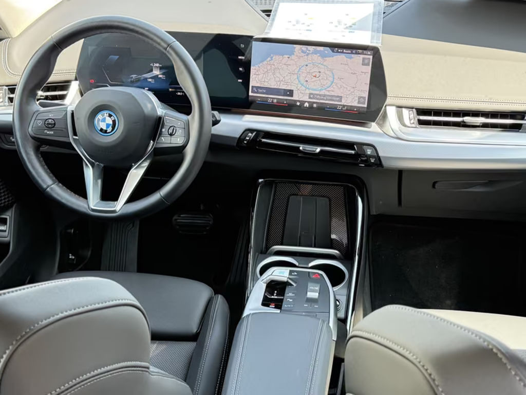 BMW iX1
