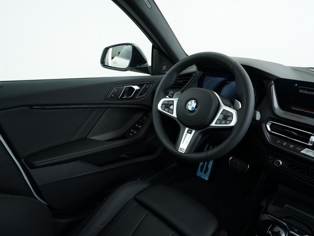 BMW M235