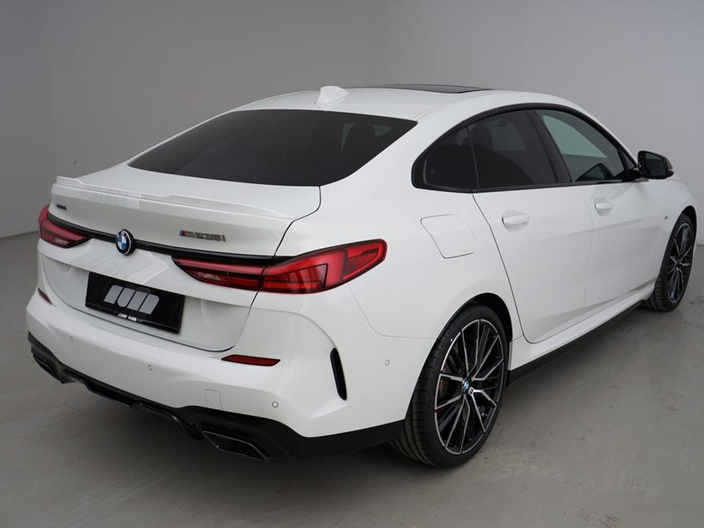 BMW M235