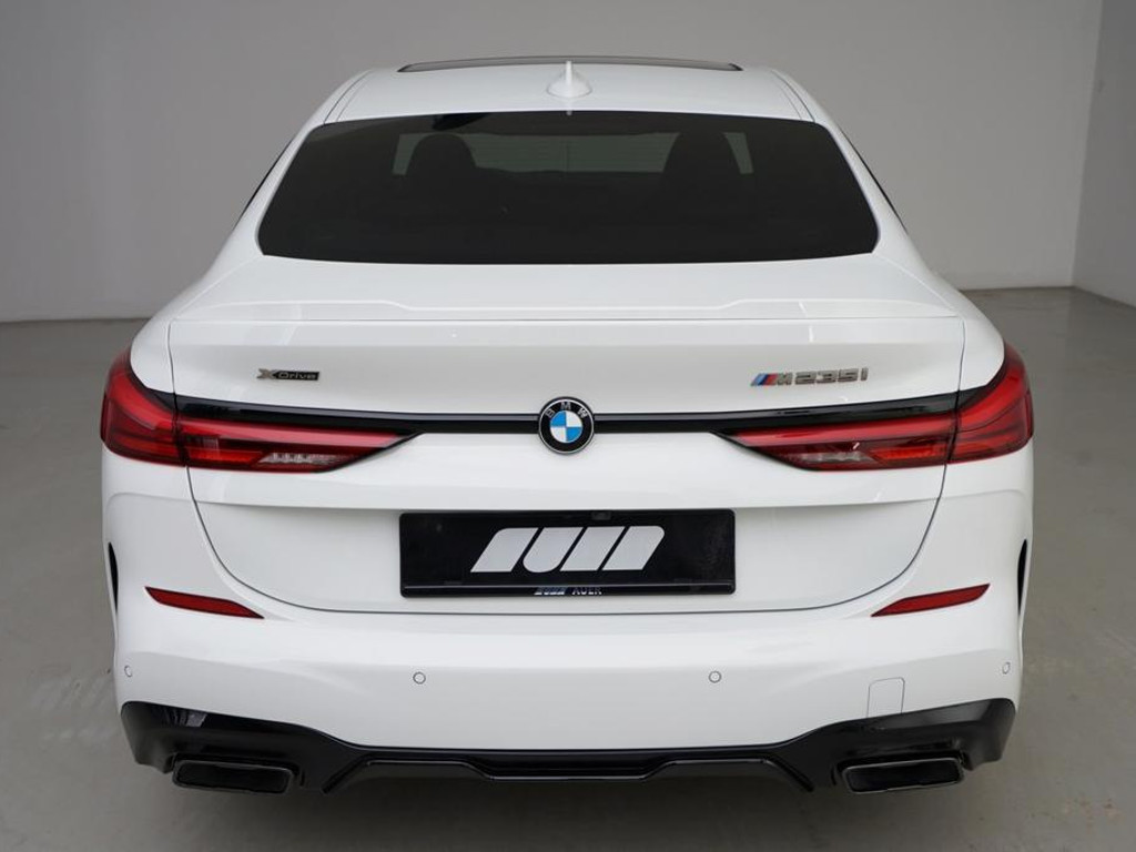 BMW M235