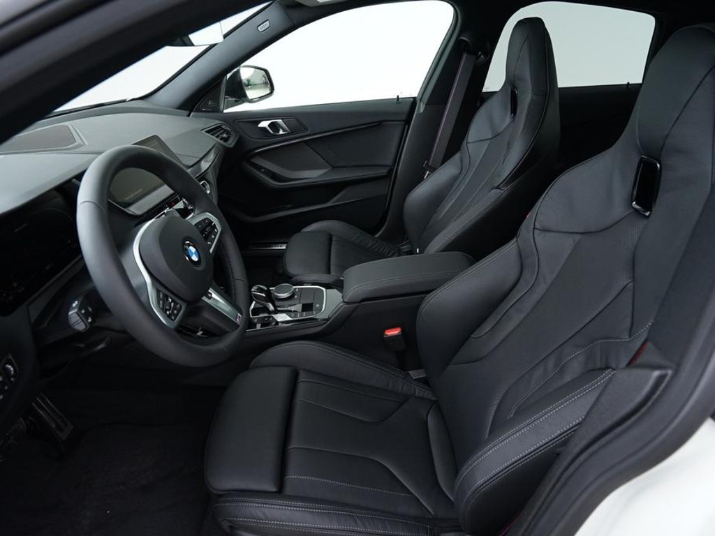 BMW M235