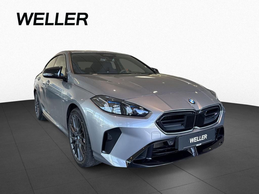 BMW M235