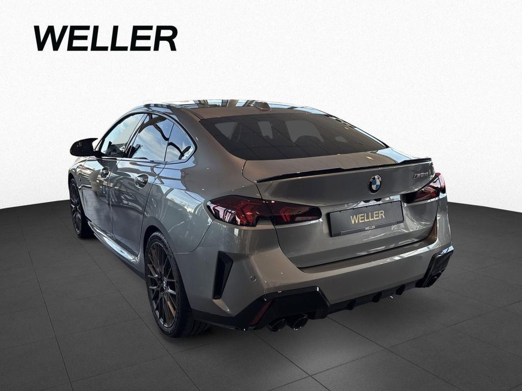 BMW M235