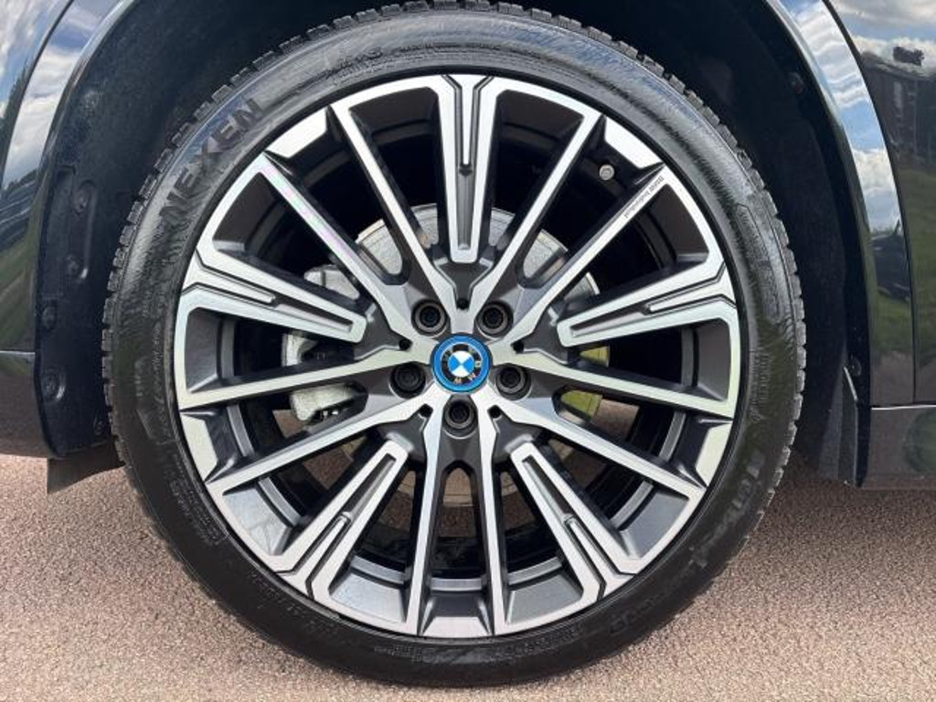BMW iX1