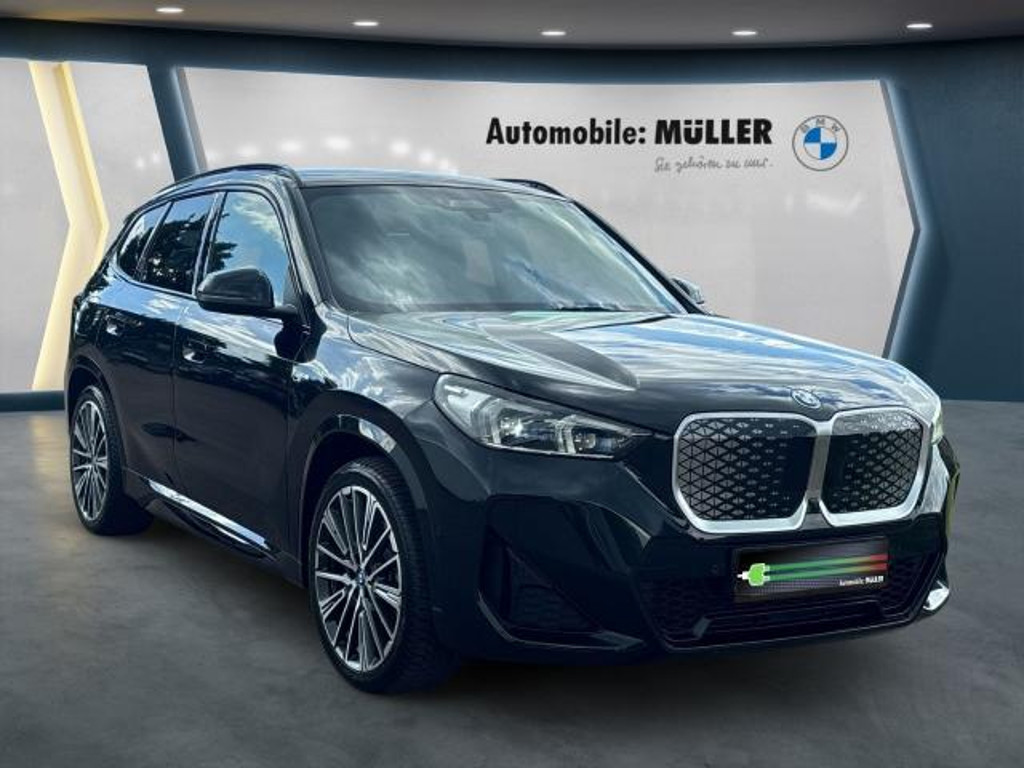 BMW iX1
