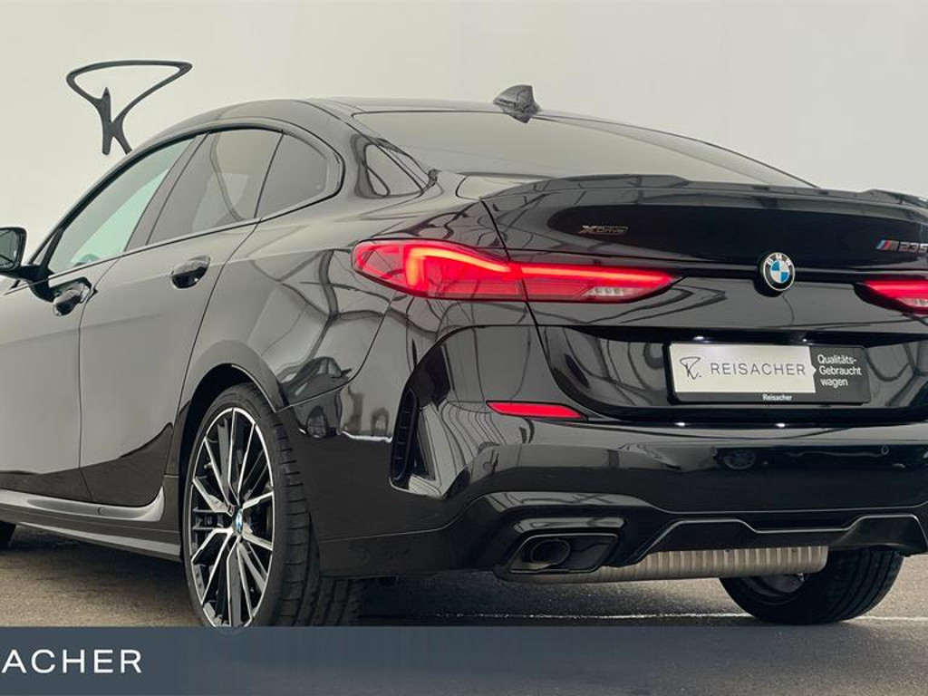 BMW M235