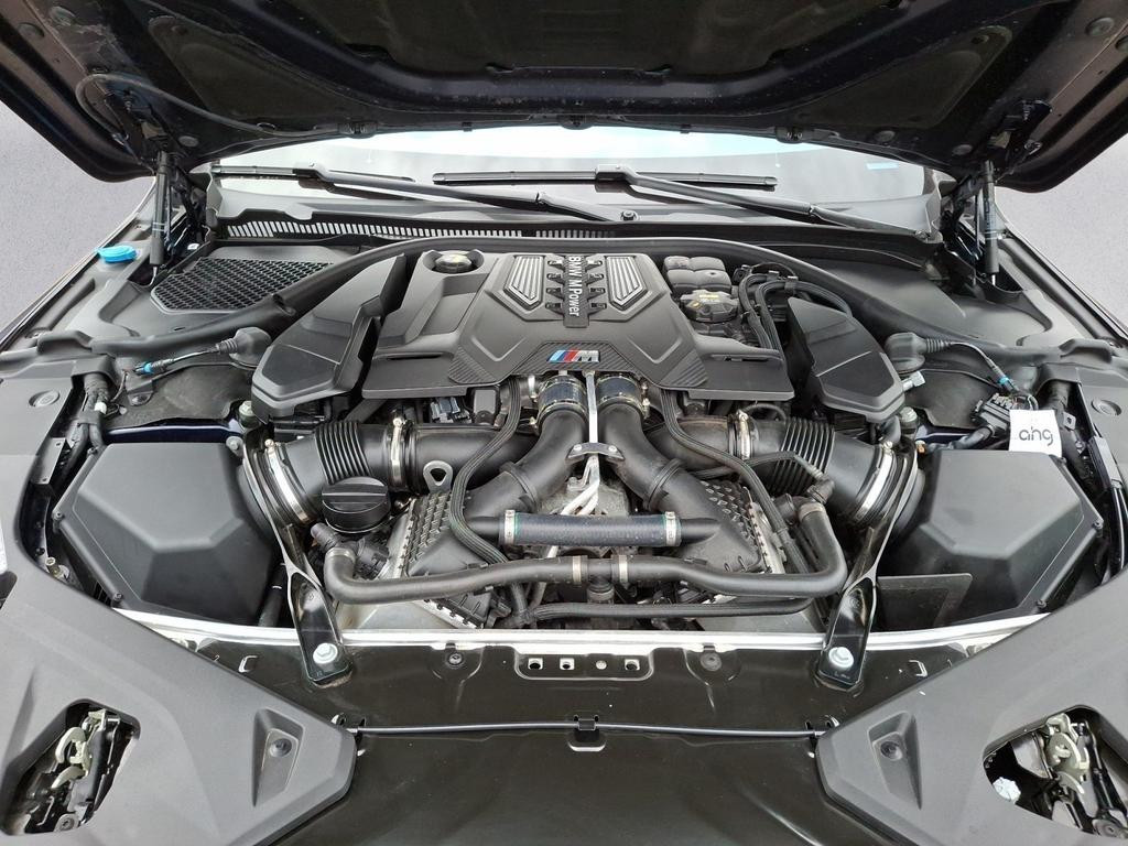 BMW M8