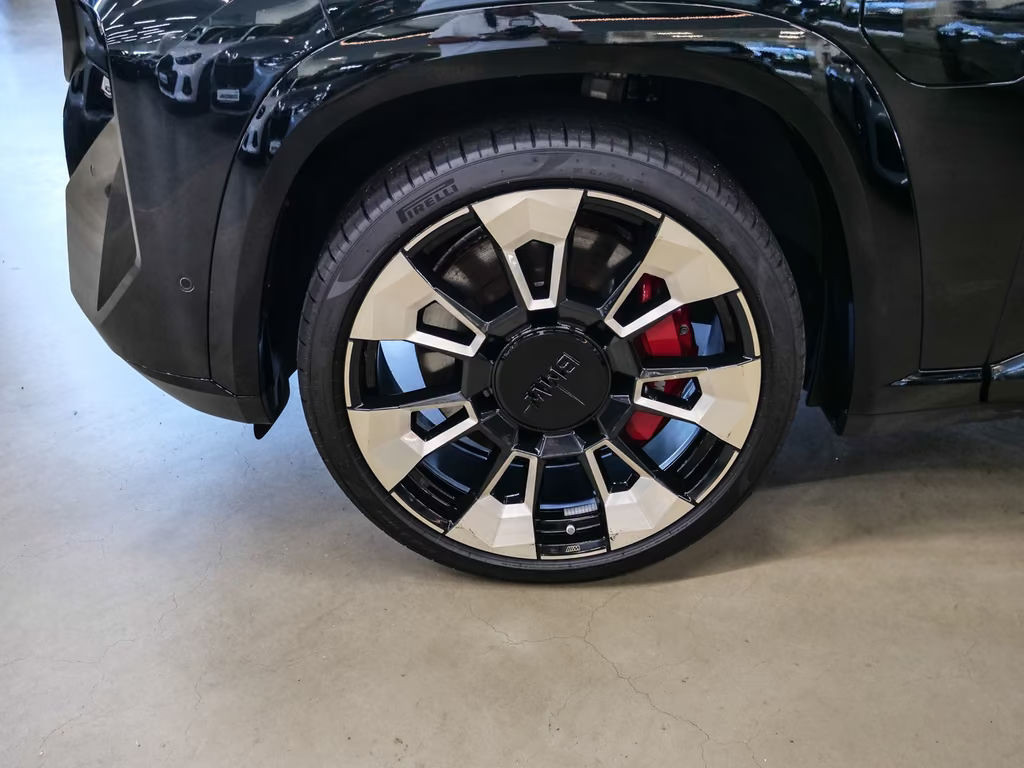 BMW XM