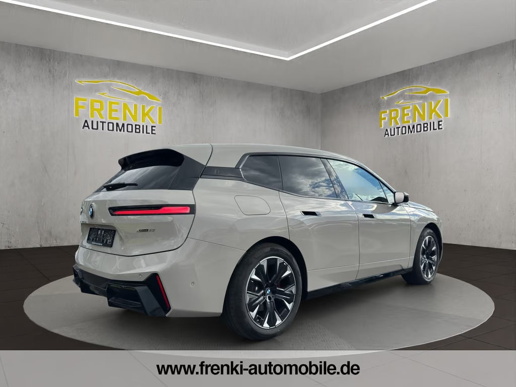 BMW iX
