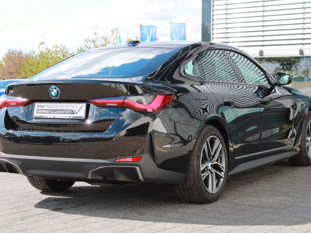 BMW i4