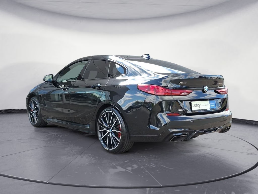 BMW M235
