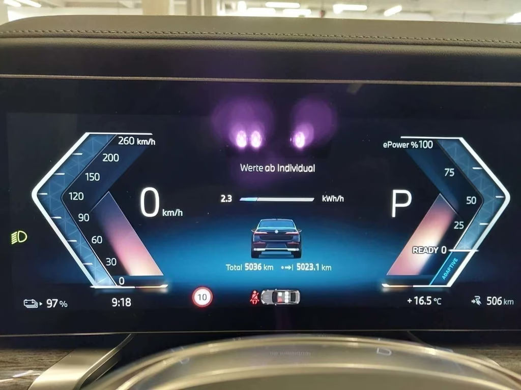 BMW i7