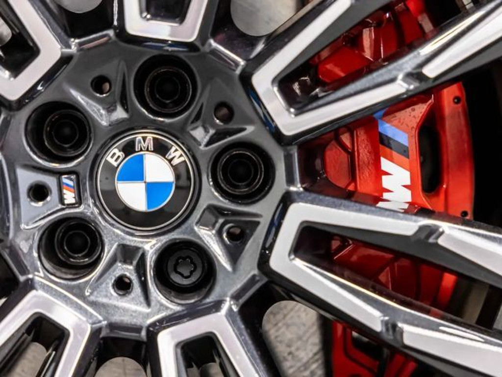 BMW i5