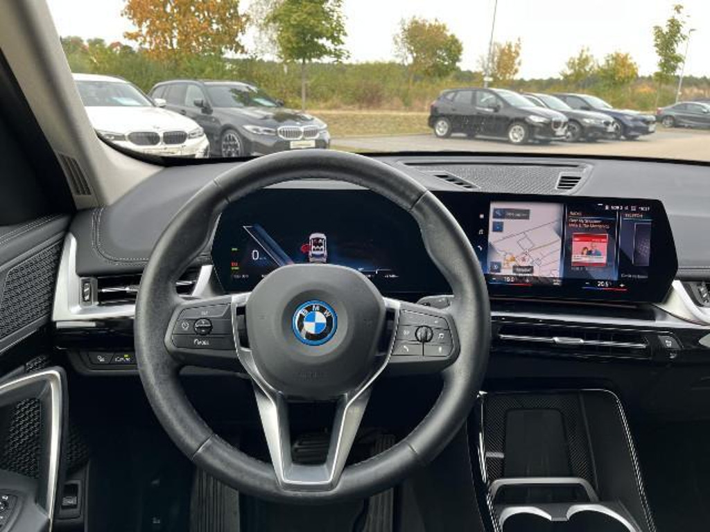 BMW iX1