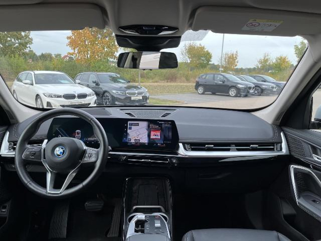 BMW iX1