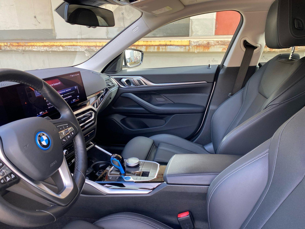 BMW i4