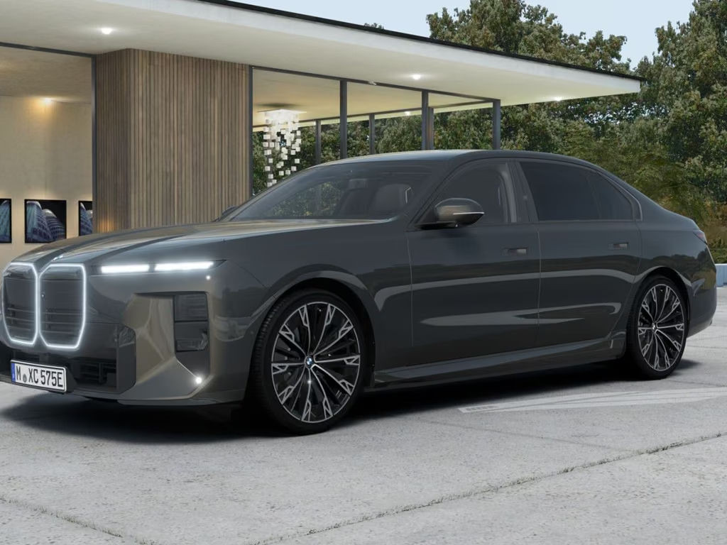 BMW i7