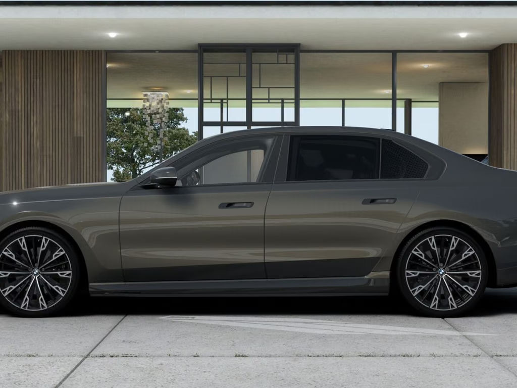 BMW i7