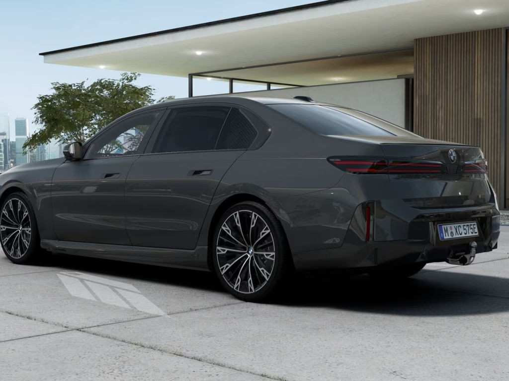 BMW i7