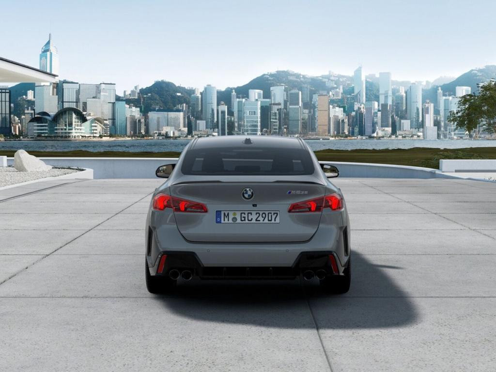 BMW M235
