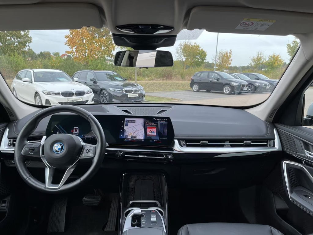 BMW iX1