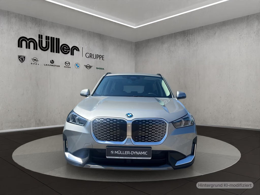 BMW iX1