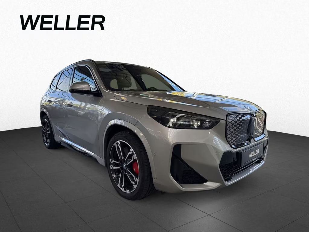 BMW iX1