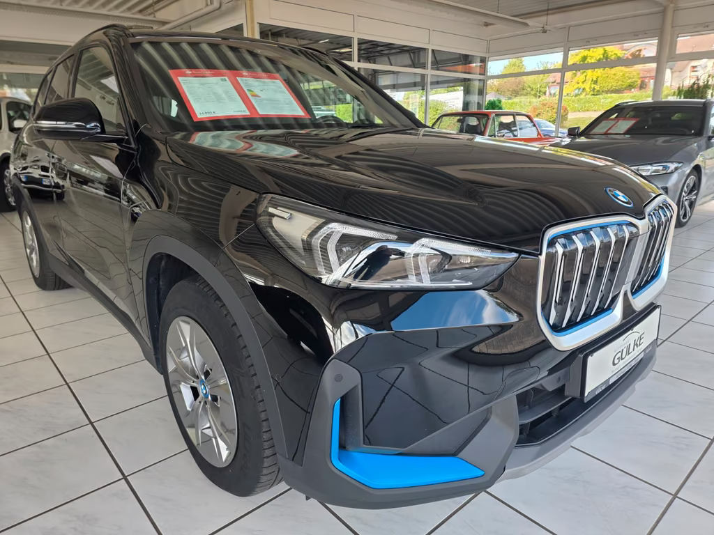 BMW iX1