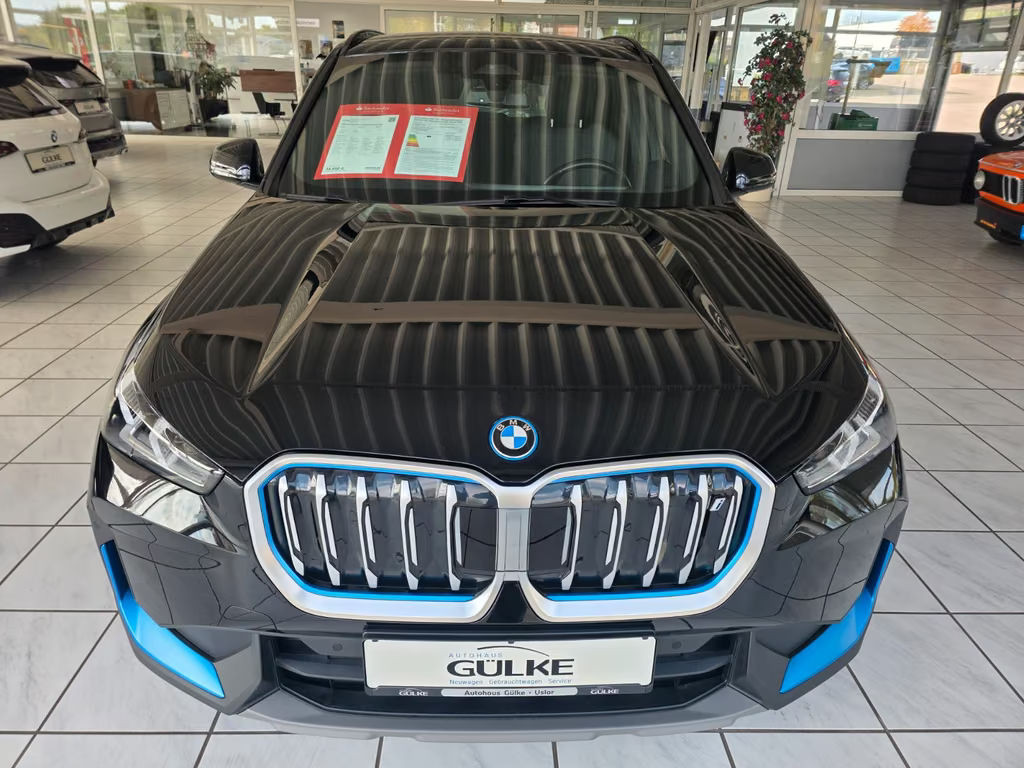 BMW iX1