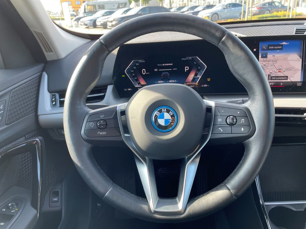BMW iX1