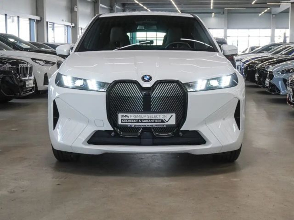 BMW iX