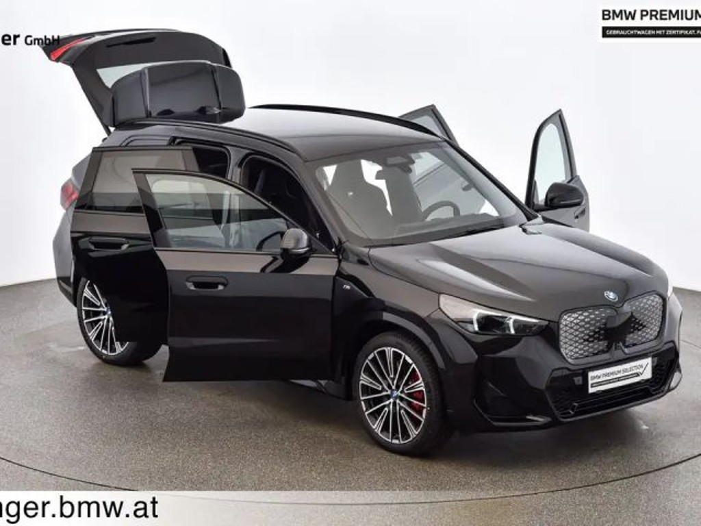 BMW iX1