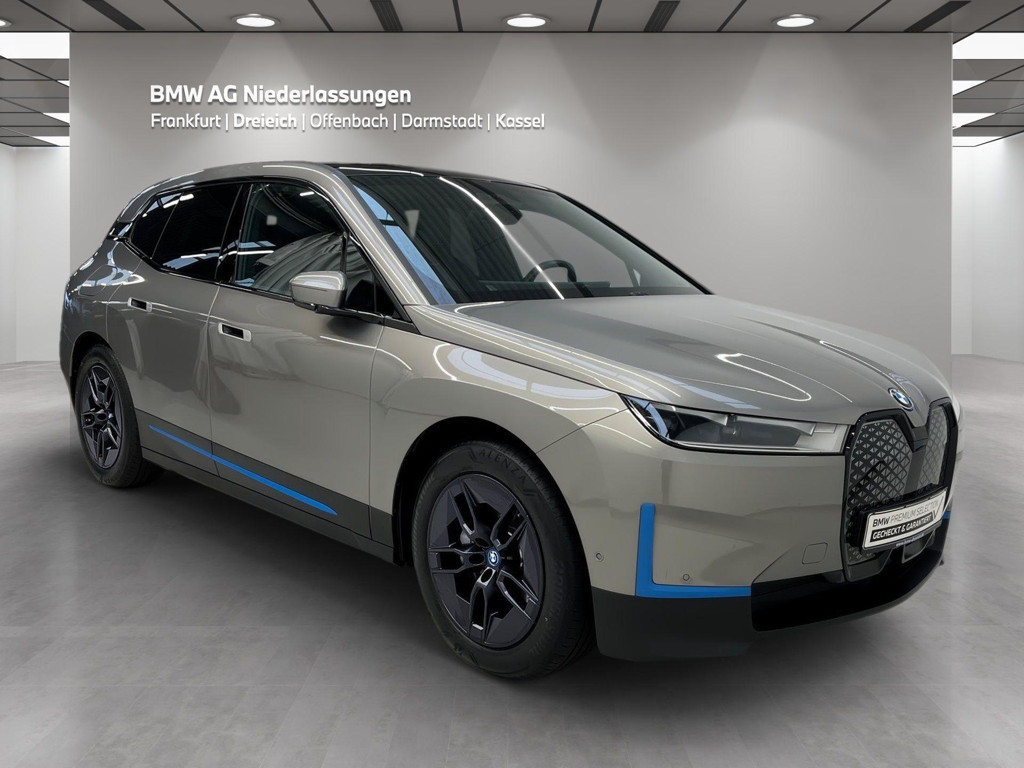 BMW iX