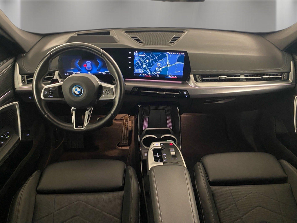 BMW iX1