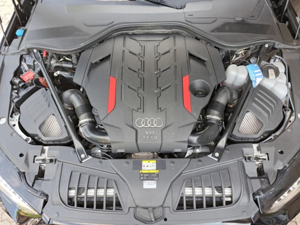 Audi S8