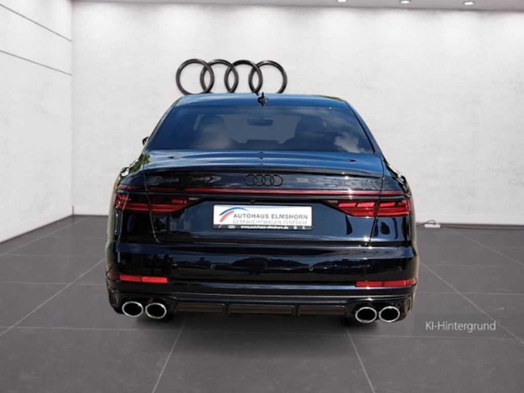 Audi S8