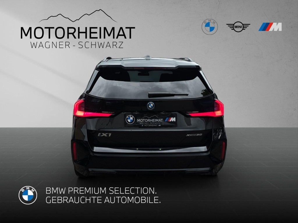BMW iX1