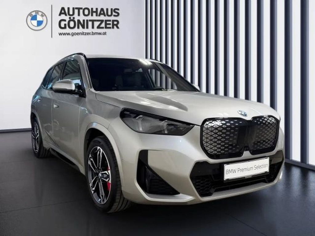 BMW iX1
